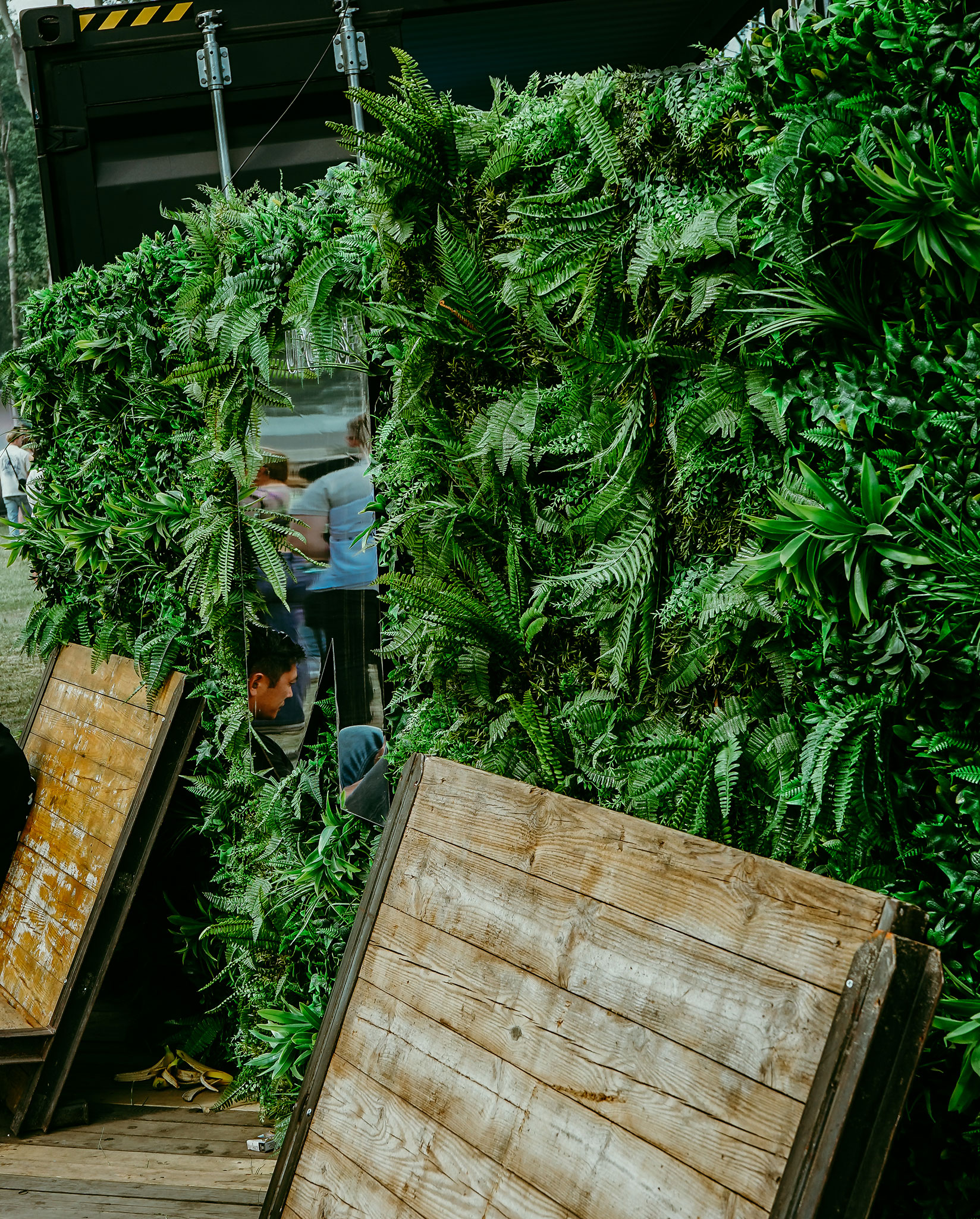 Levensechte kunstplanten gebruikt als decoratie op diverse evenementen, die zorgen voor een stijlvolle en onderhoudsvrije groene sfeer.
